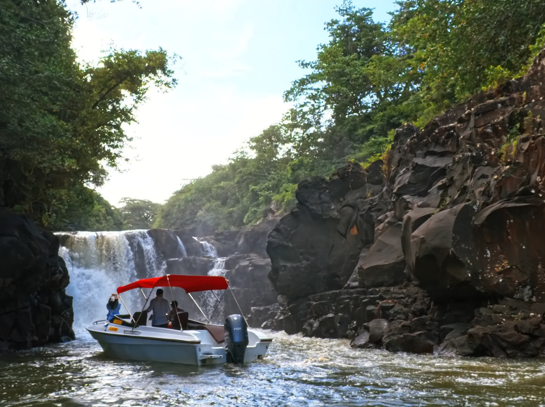 Grand River South East Waterfalls-博尚必去景点