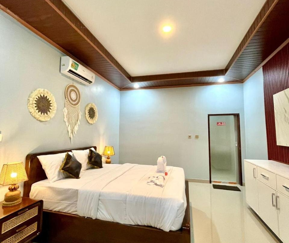 Golden Beach Hotel Sekotong