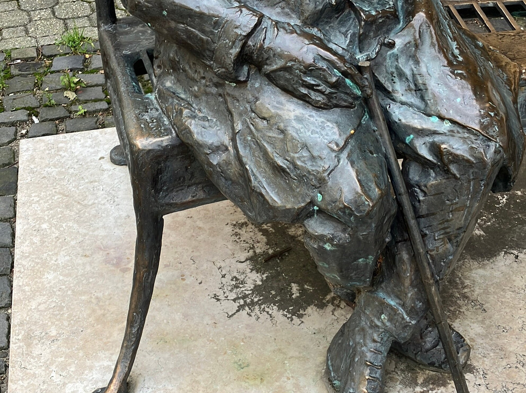 Habsburg Frigyes szobor