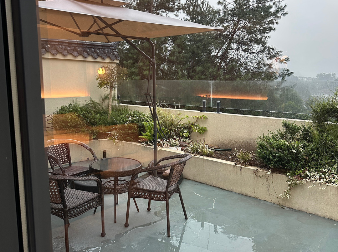 Zhangjiajie Four Seasons Riverside Lai Resort