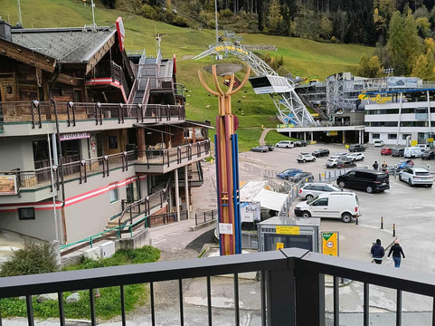 芭芭拉酒店主图