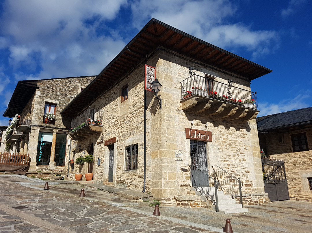 Puebla de Sanabria酒店住宿-La Hoja de Roble