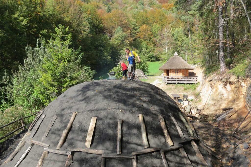 Brinovec Charcoal Homestead