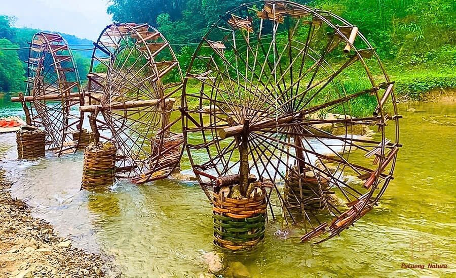 Puluong Giant Waterwheel-清化必去景点