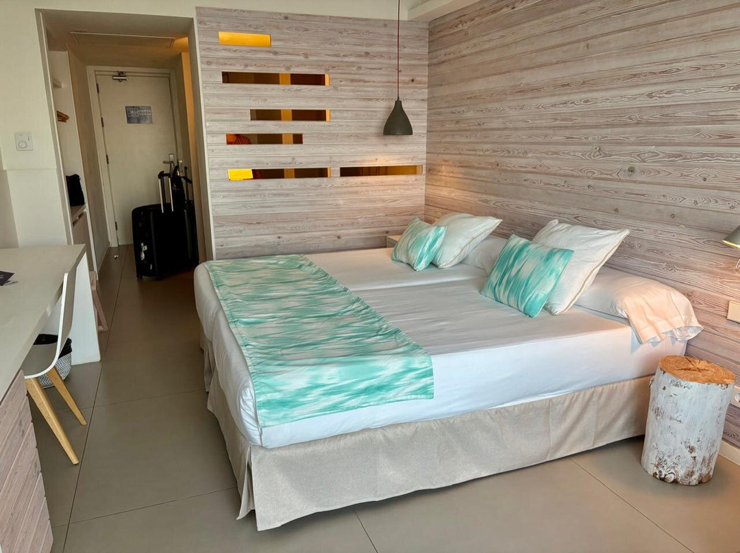 Fergus Style Palmanova主图