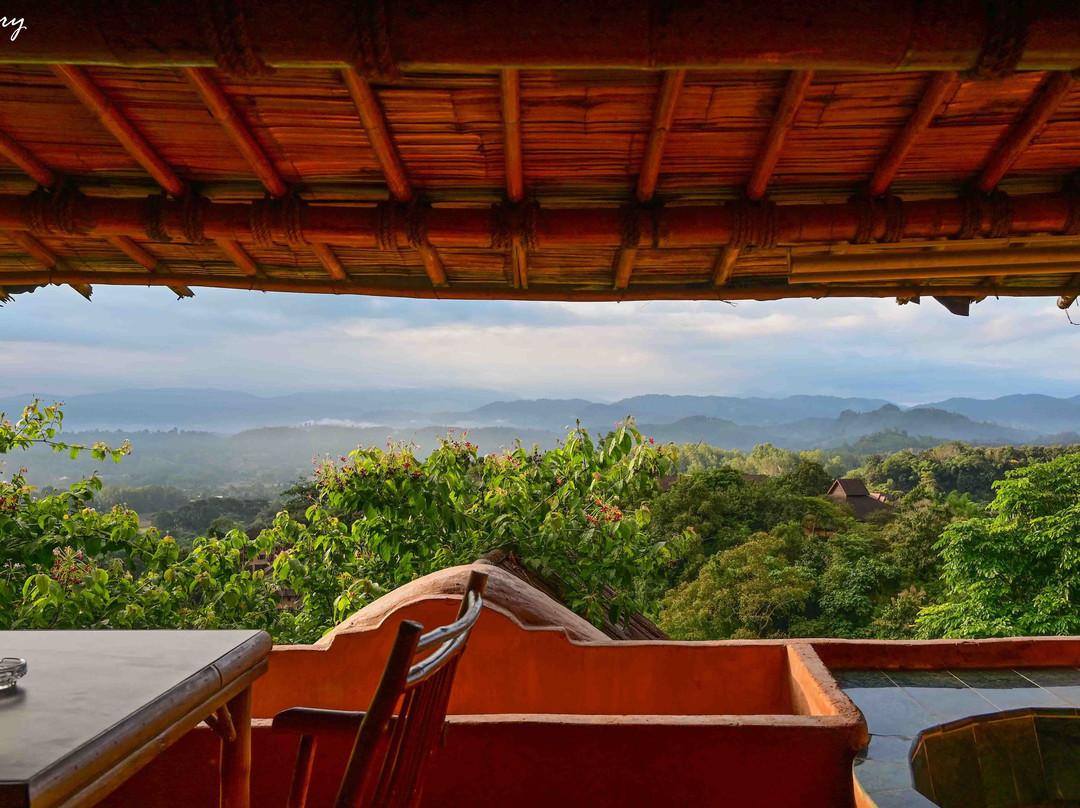 菩采赛山景度假村主图