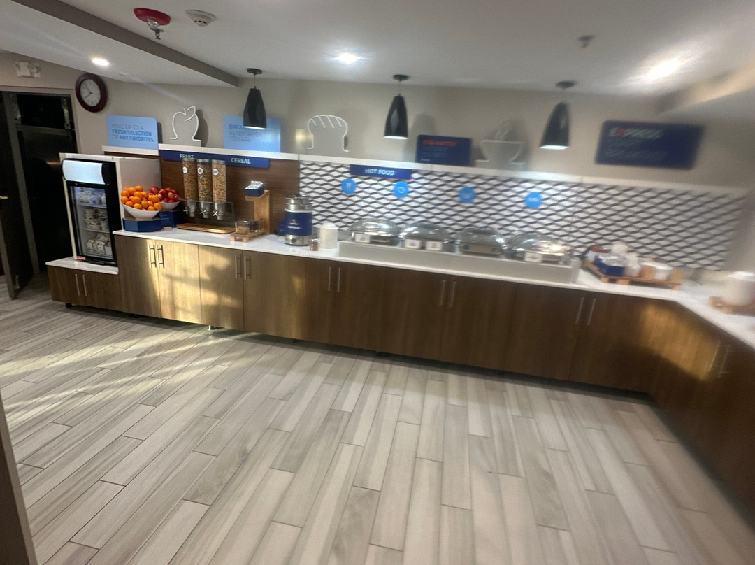 Holiday Inn Express Chicago-downers Grove By IHG主图