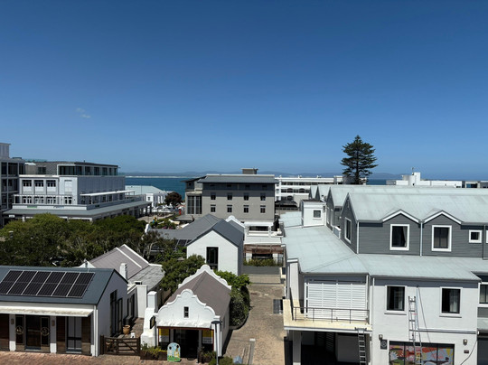 Whale Coast All Suite Hotel主图