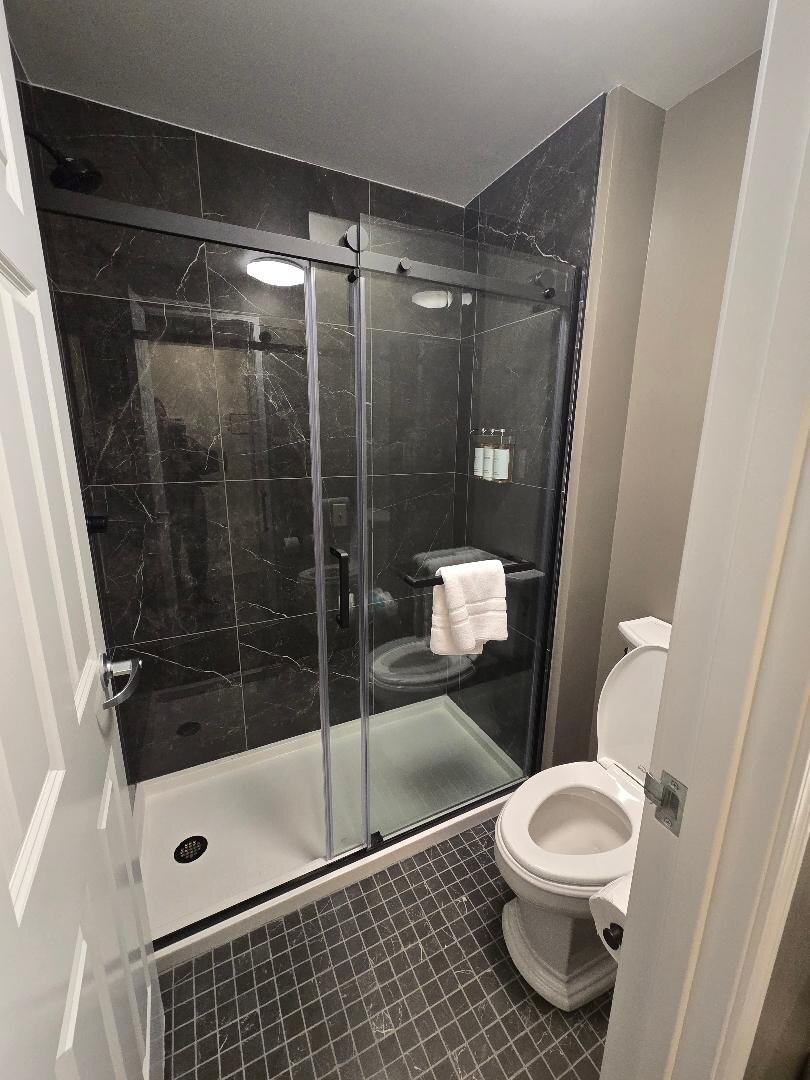 The Ohioan Hotel & Event Center-浴室