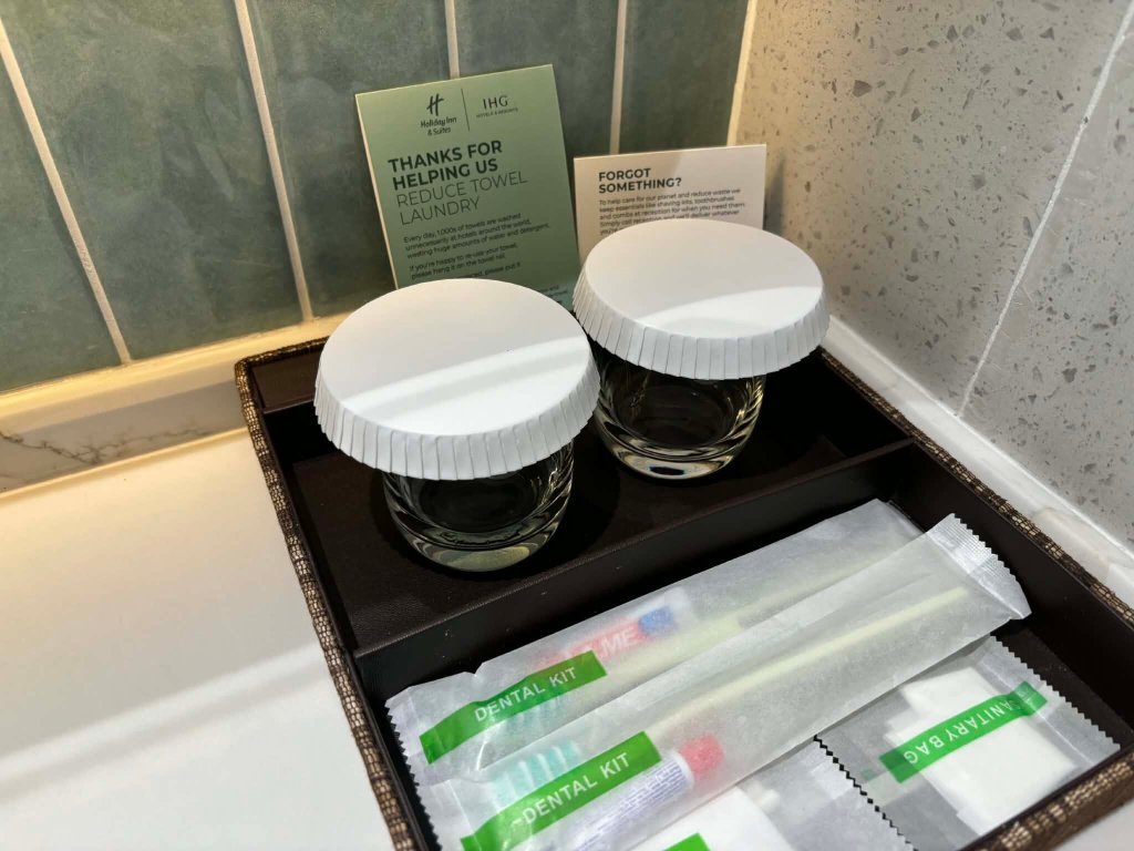 马卡蒂套房假日酒店-浴室