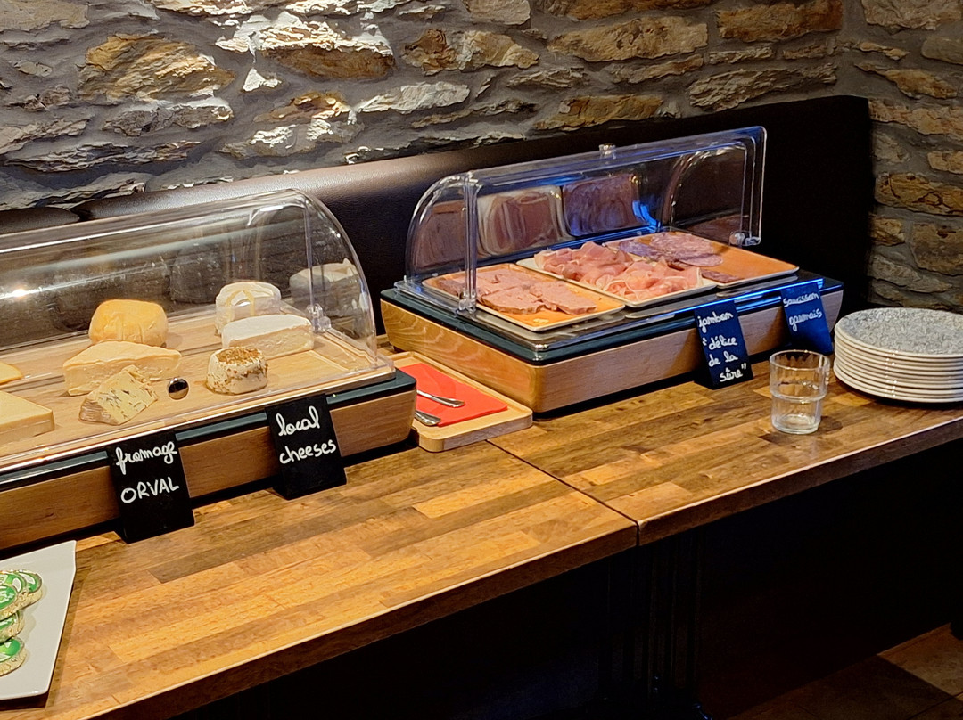 乐福尼酒店主图