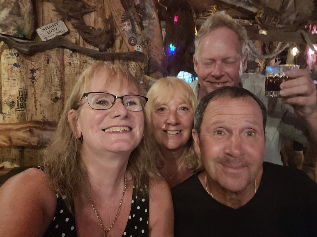 Fat Shark Bar-库克卡克海滩必去景点