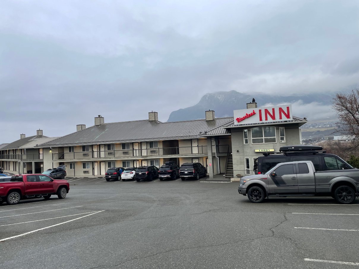 河畔套房酒店-官方