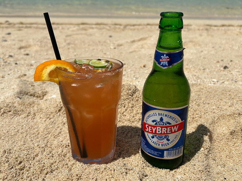 Banana Sea Club-Anse Boileau必去景点