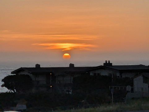 近赫斯特城堡凯艺酒店主图