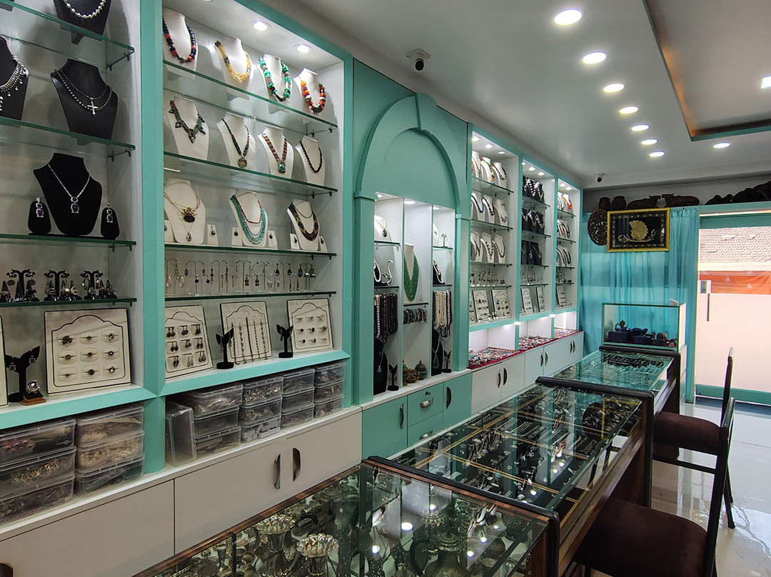 Gulzar Jeweller-坎多林必去景点