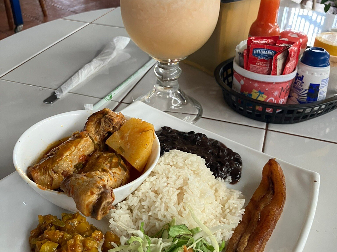 Soda Y Marisquería Ticolombia