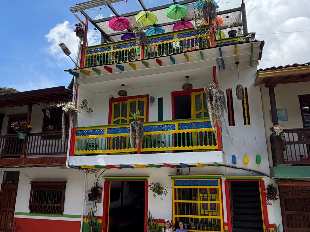 40 Amigos Hotel主图