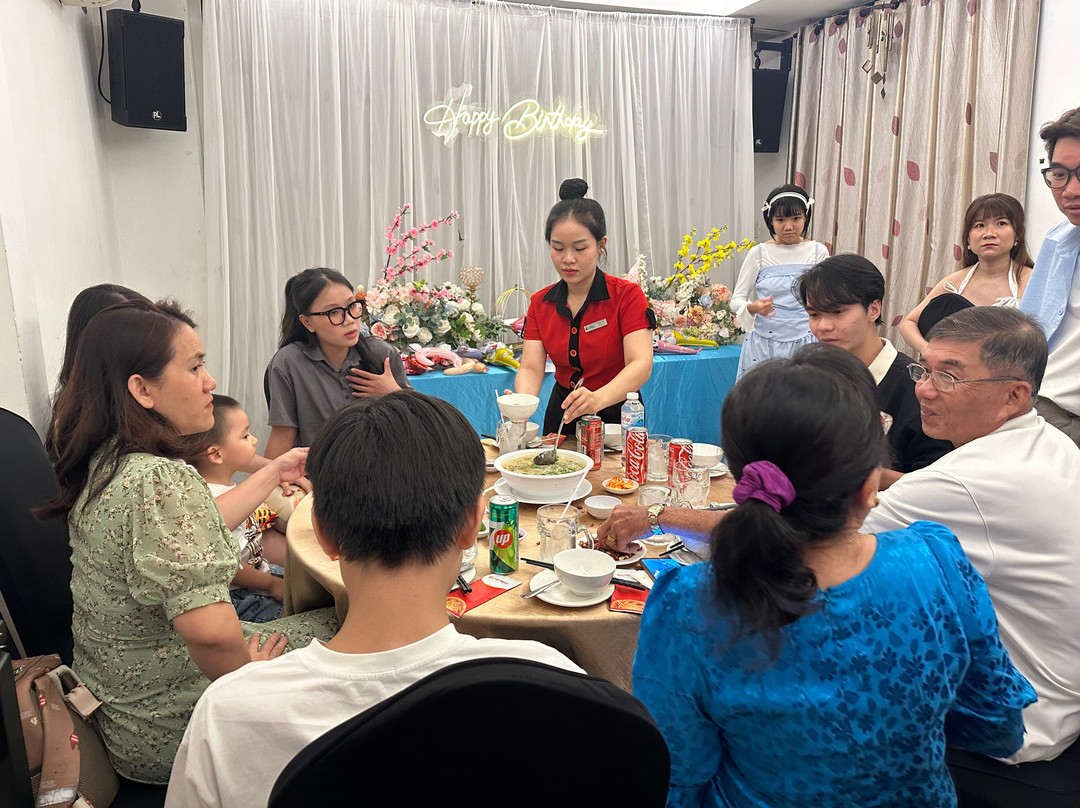 Qua Ngon Restaurant