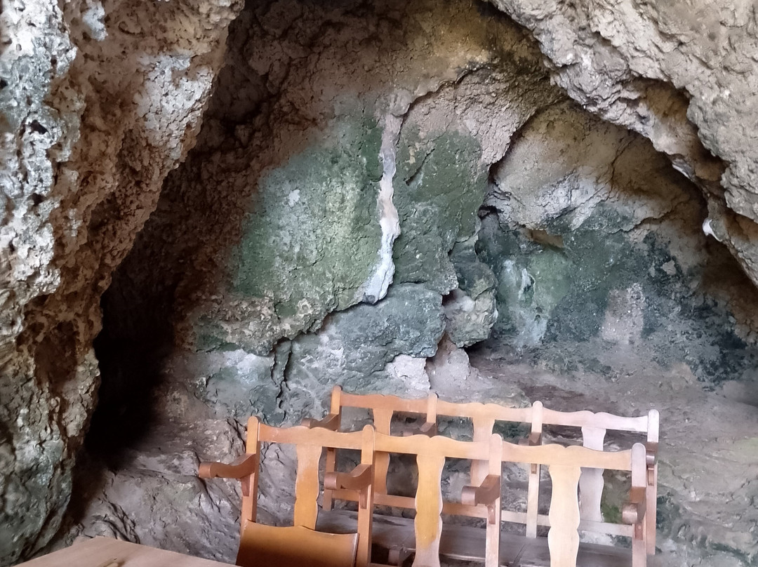 Agioi Saranta Cave Church-普它肋斯必去景点