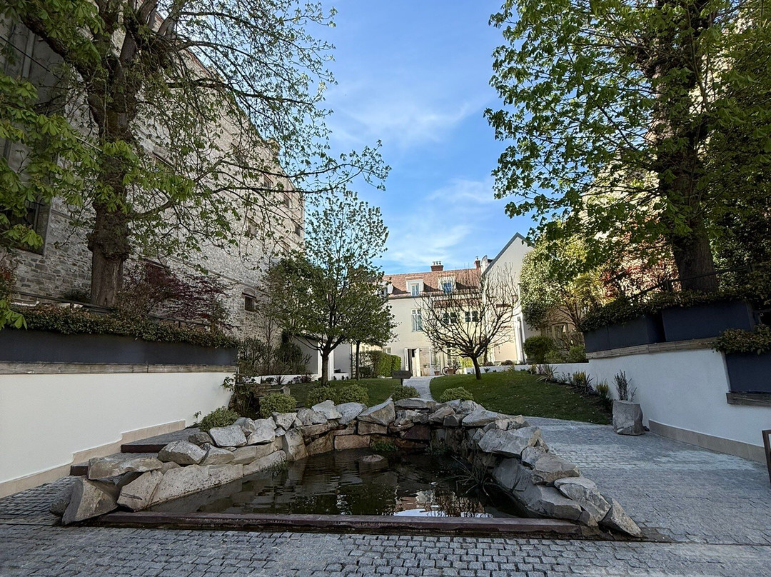 枫丹白露卡沃耶酒店主图