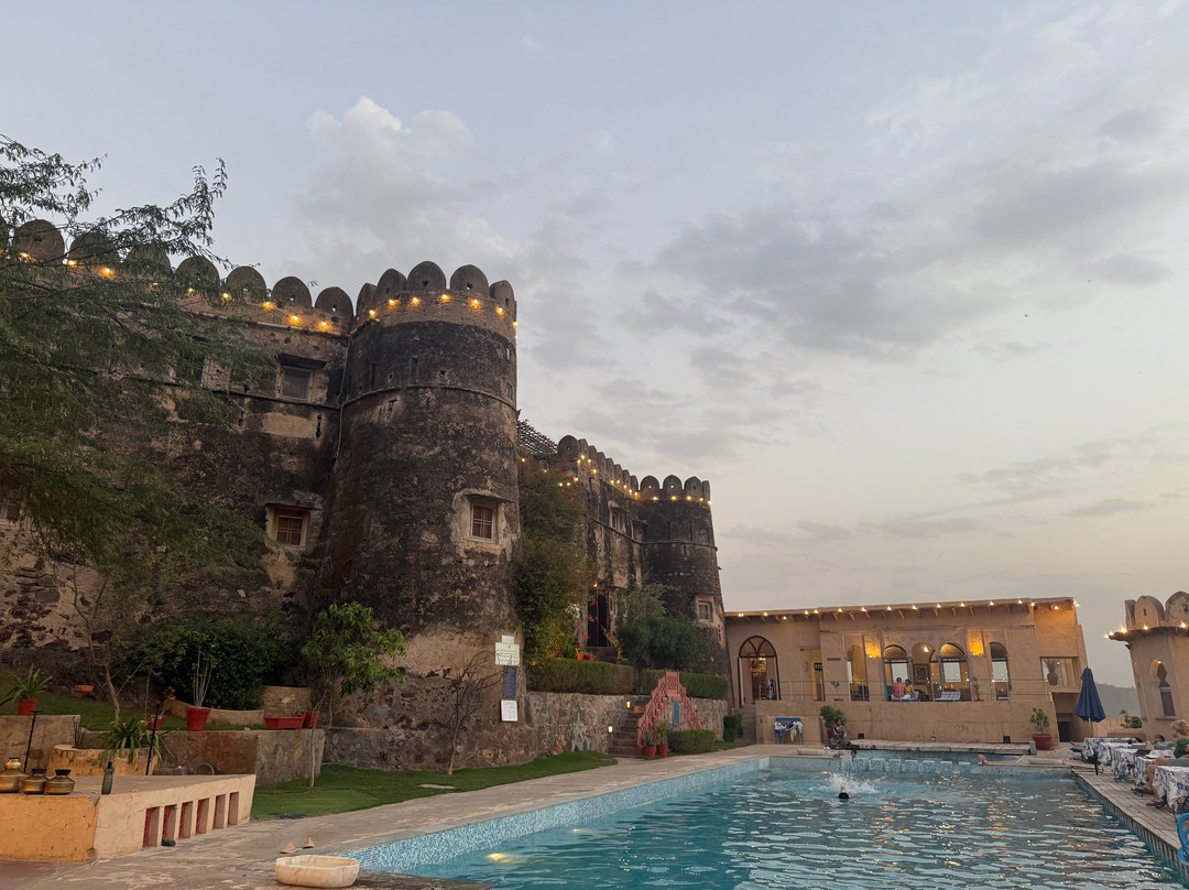 尼姆拉纳斯-克斯罗利希尔堡主图