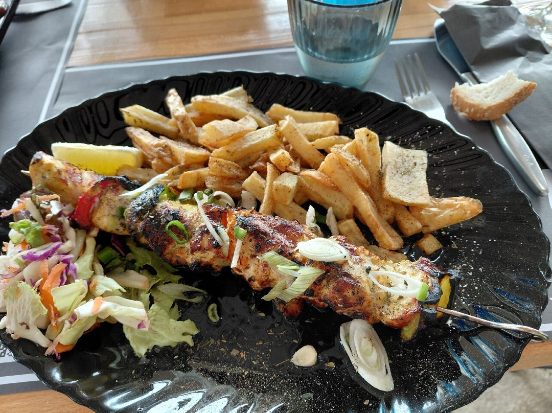 Mezedopoleío Plateía