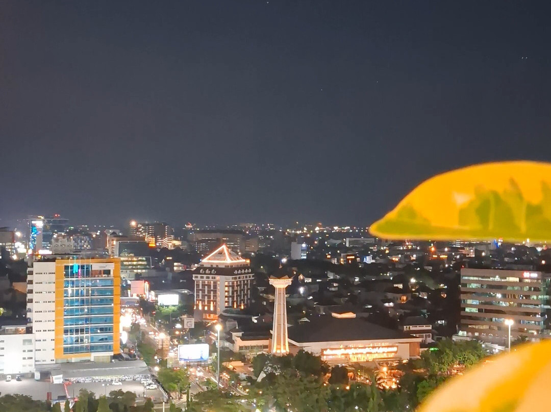 KUMU Warhol Apartment at Louis Kienne View Simpang Lima Semarang主图