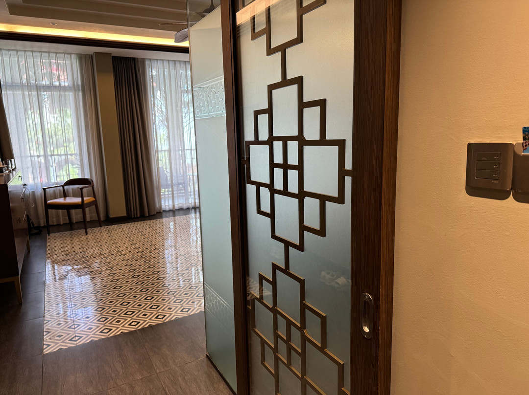 森纳顺化酒店主图