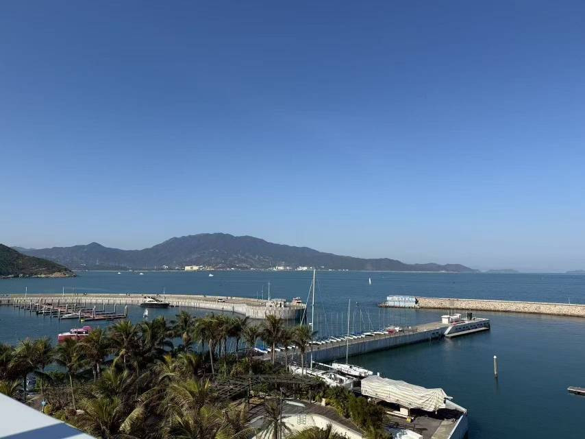 深圳浪骑瞻云度假酒店主图