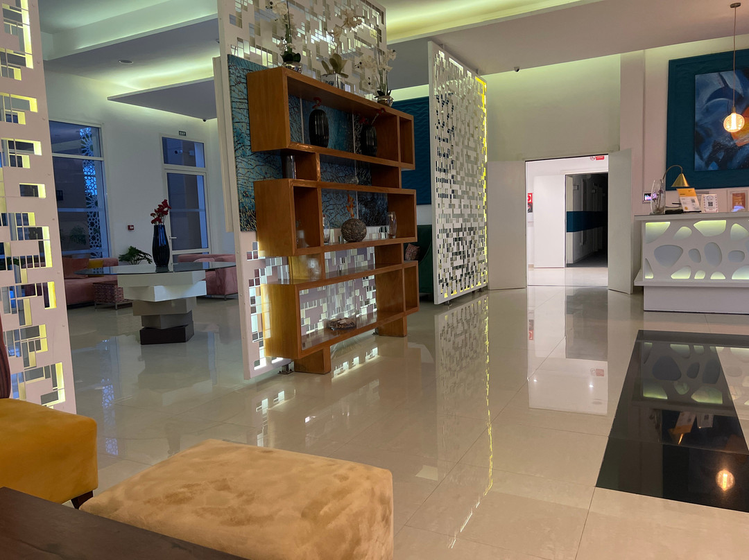 乌杰达休闲酒店主图