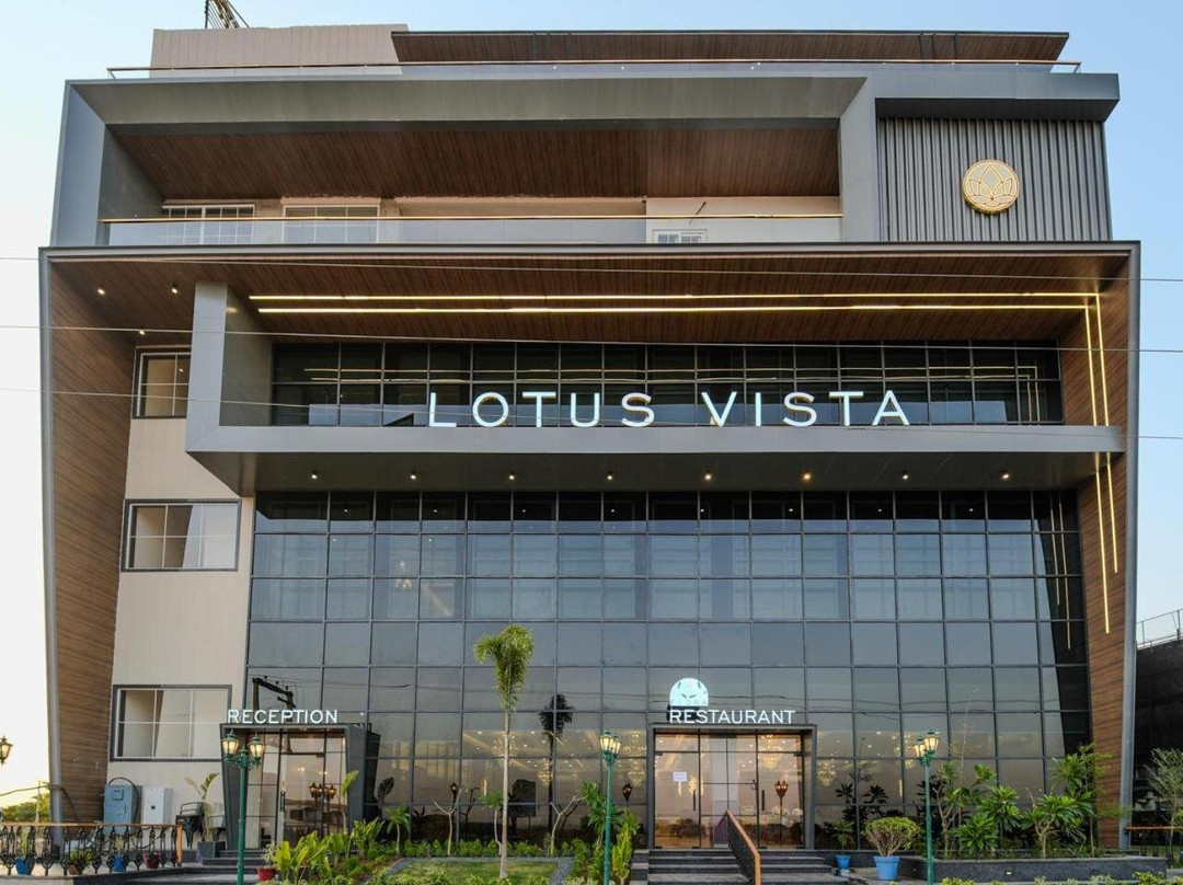 Hotel Lotus Vista
