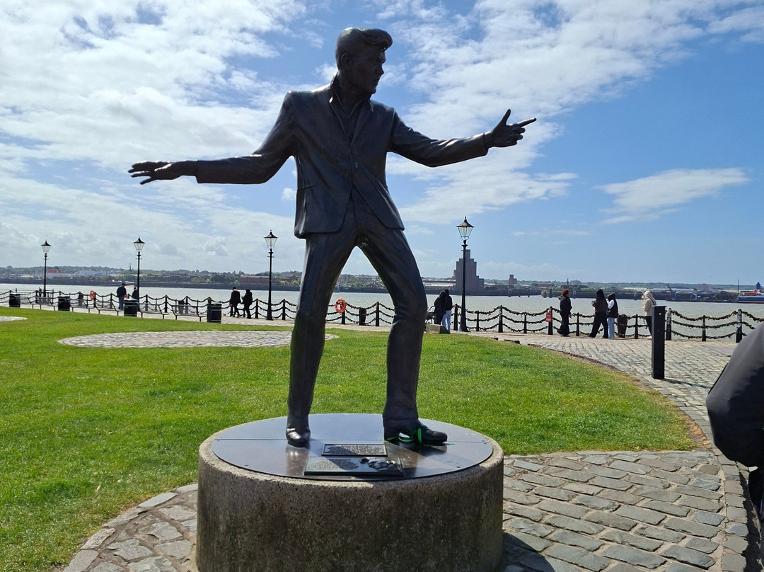 Beatles Statue-利物浦必去景点