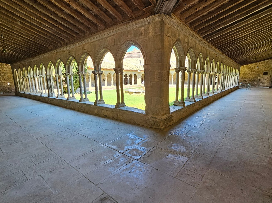Abbaye de Saint Hilaire-Saint-Hilaire必去景点