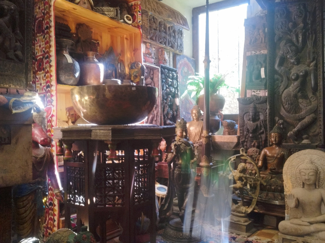 Zone Libre Orient Shop-瓦隆蓬达尔克必去景点