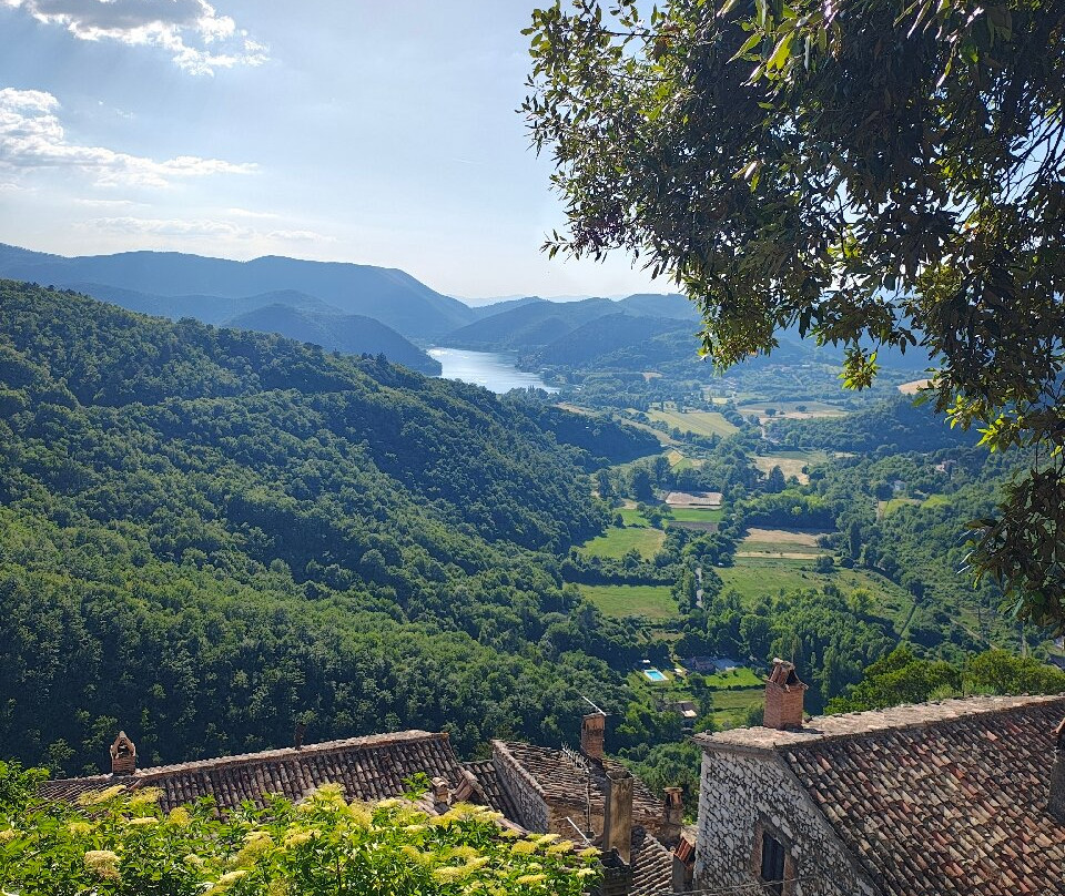 Castello Nobili Vitelleschi-Labro必去景点