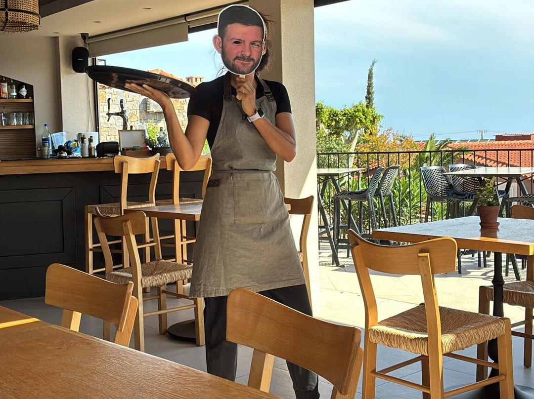玛尔尼乡村酒店主图