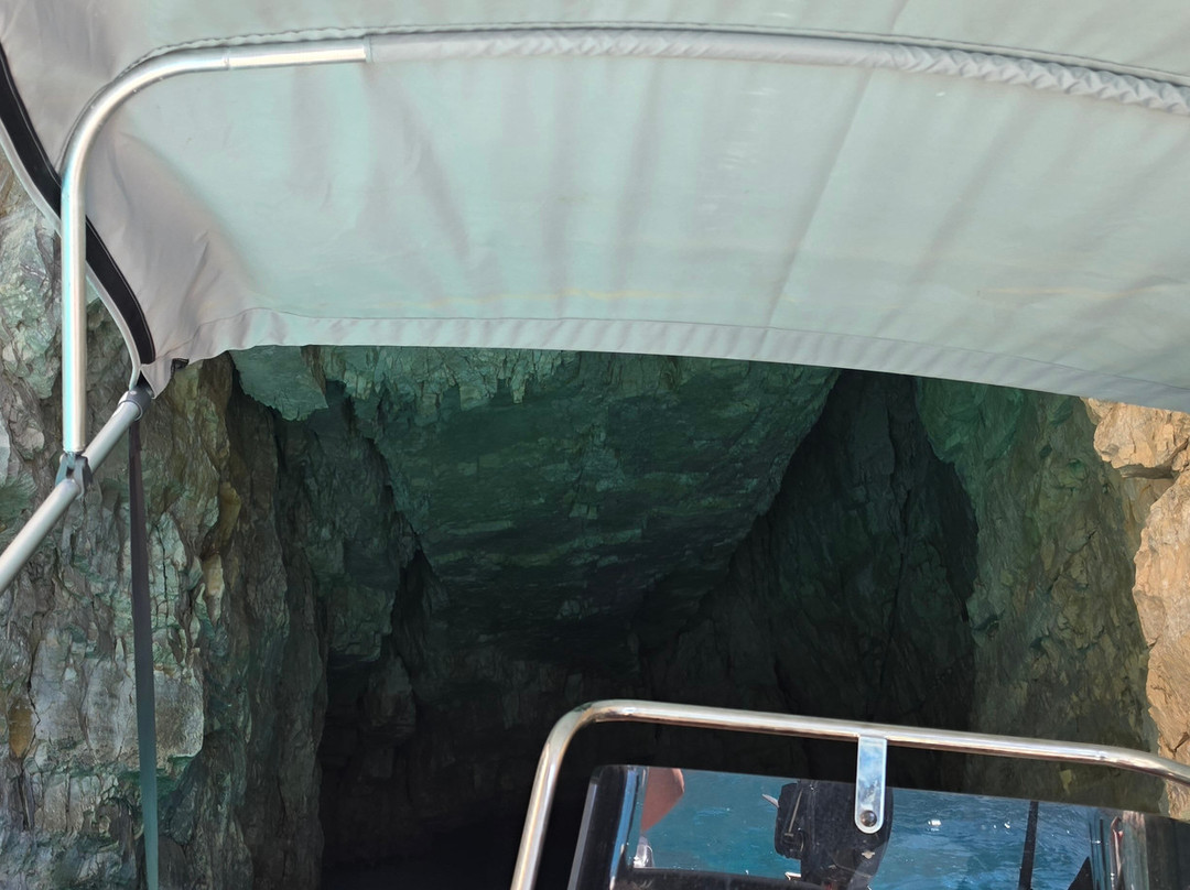 Fioro Boat Rentals-Agios Sostis必去景点