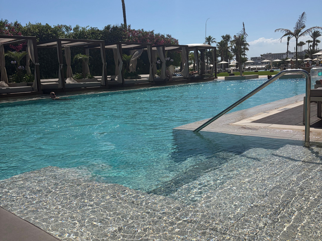 Chrysomare Beach Hotel and Resort主图