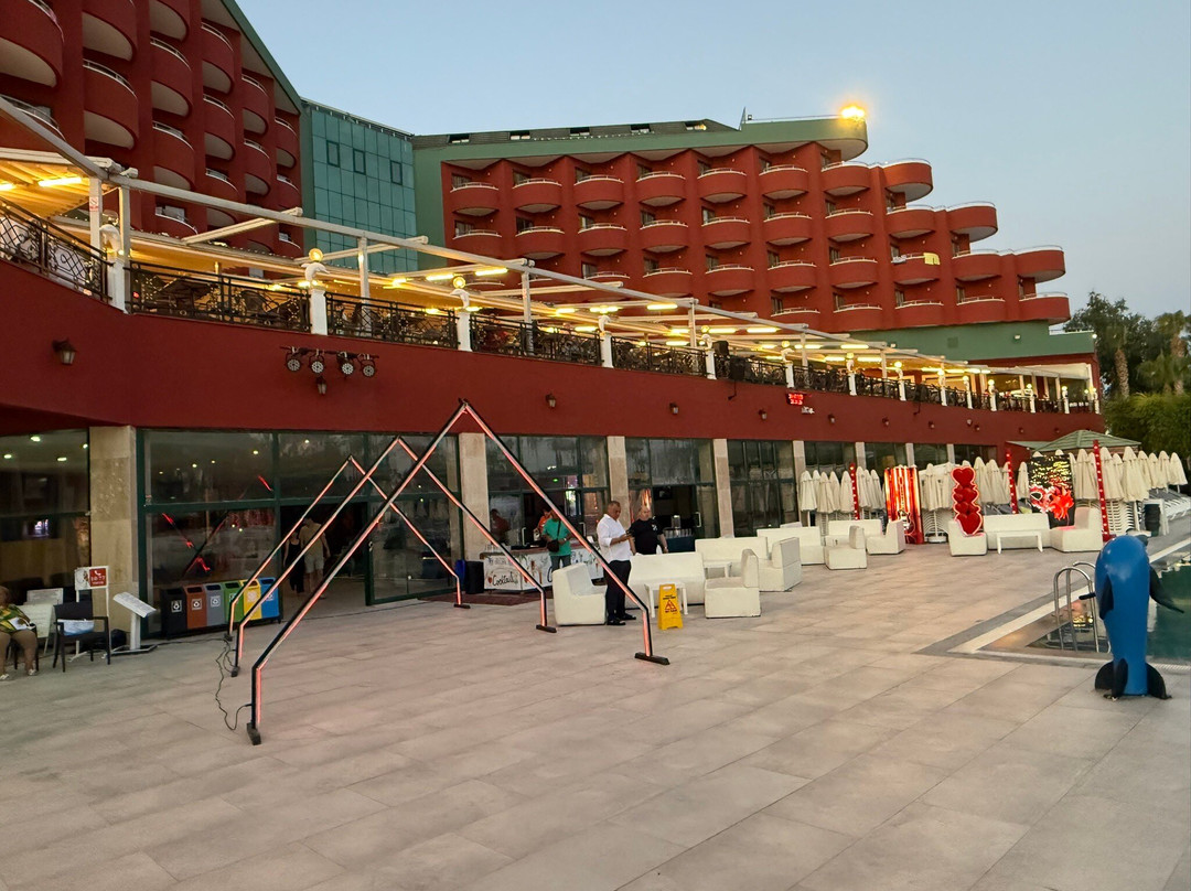 海豚豪华度假酒店主图