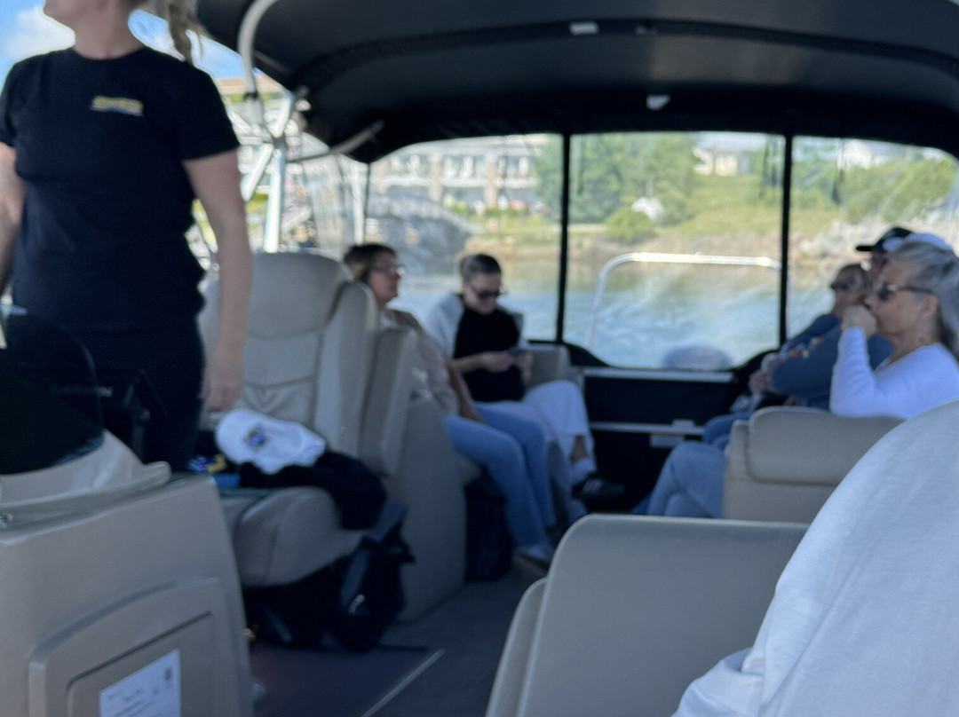 Salty Dog Sea Tours-Oak Island必去景点