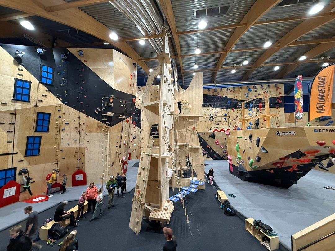 Høyt Under Taket Letohallen
