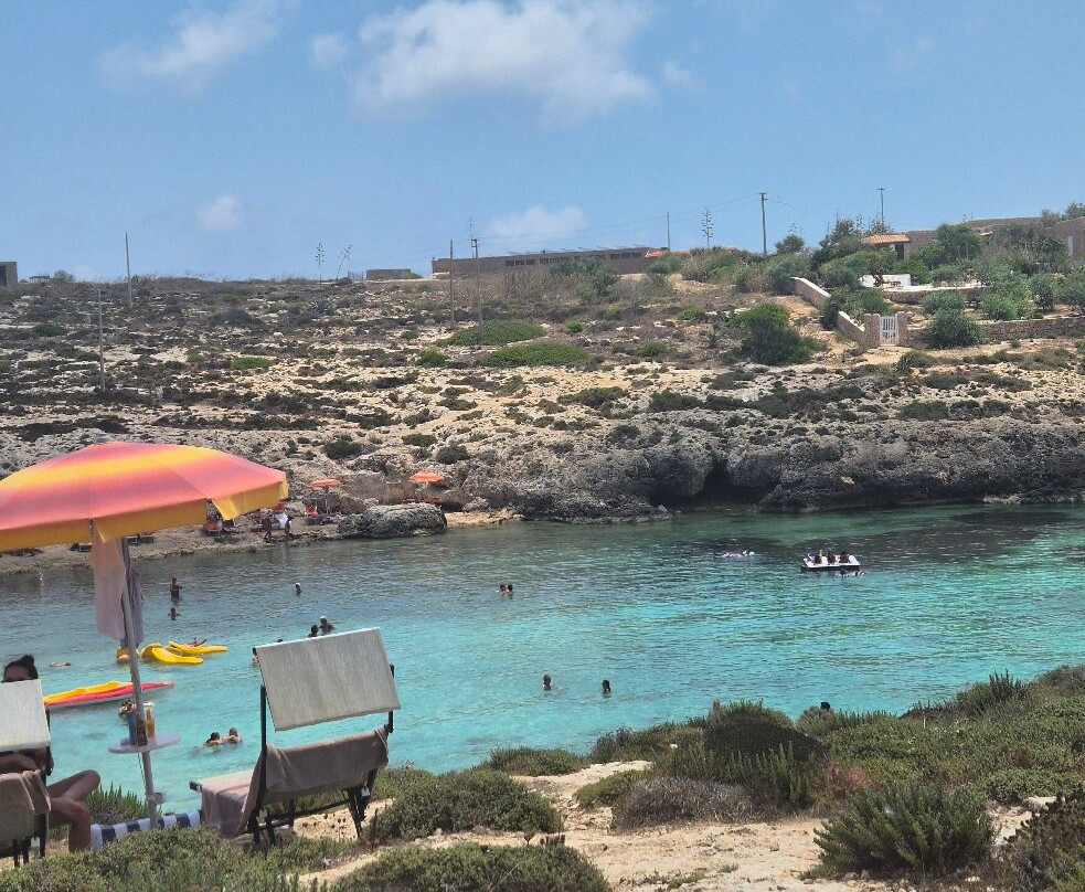 Spiaggia Cala Francese-兰佩杜萨必去景点