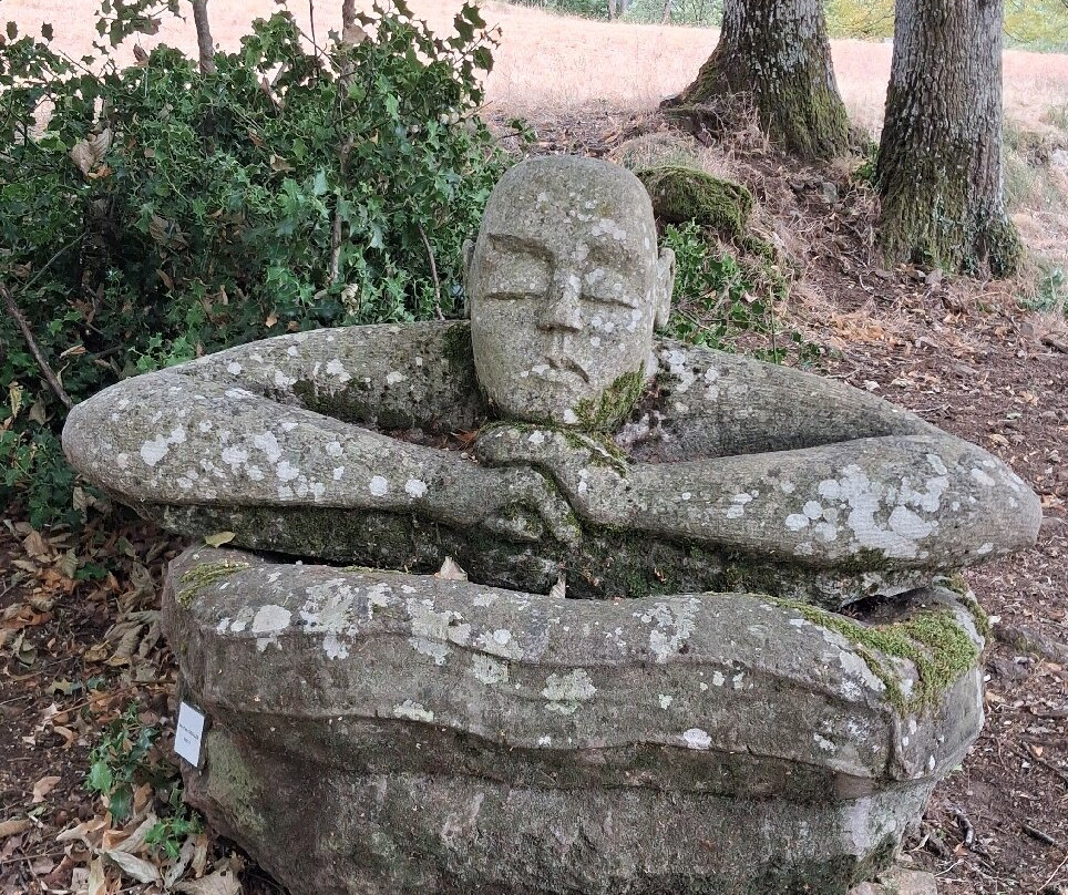 Chemin des Pierres Sculptees-Menet必去景点