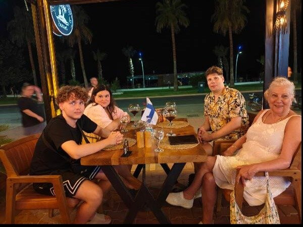 Sunset Lounge Restaurant