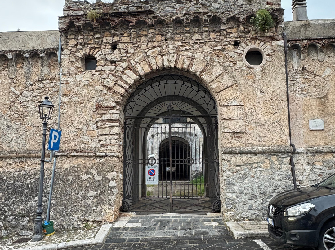 Castello Macchiaroli-Teggiano必去景点