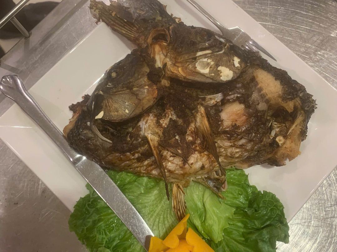 孟青酒店主图