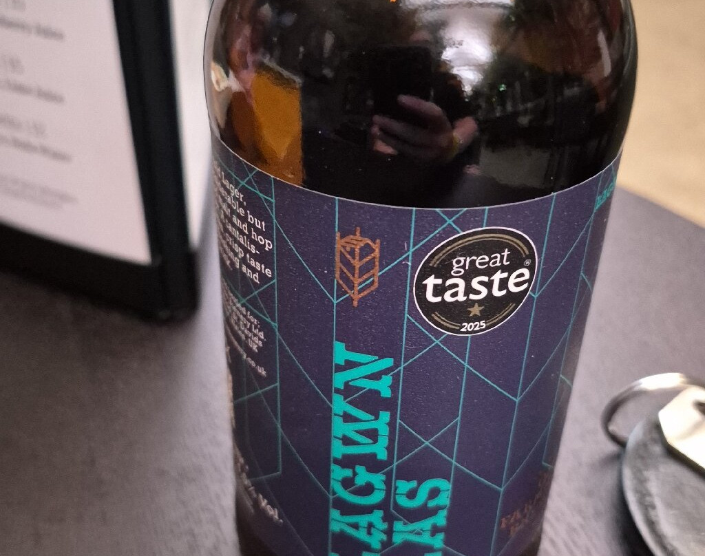 塔亚菲林酒店主图
