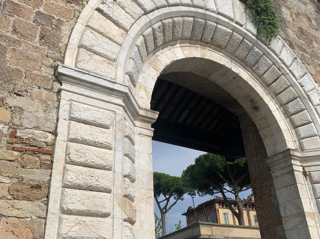 Porta Santa Maria-比萨必去景点