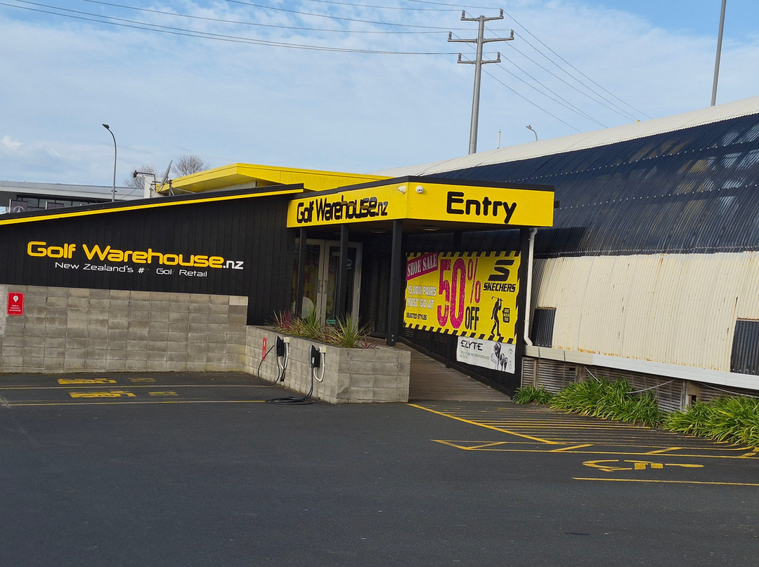 Golf Warehouse Driving Range - Takapuna-塔卡普纳必去景点